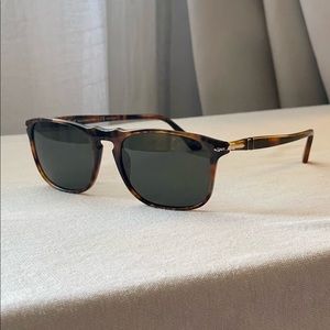Persol 3059-S Polarized Sunglasses - Like New